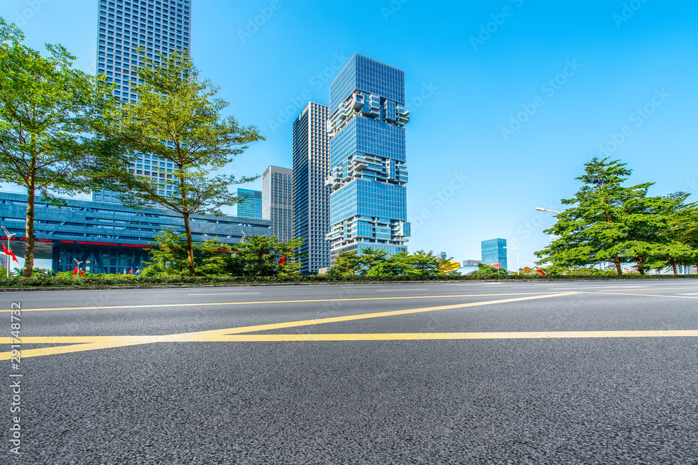 路面与深圳建筑景观天际线