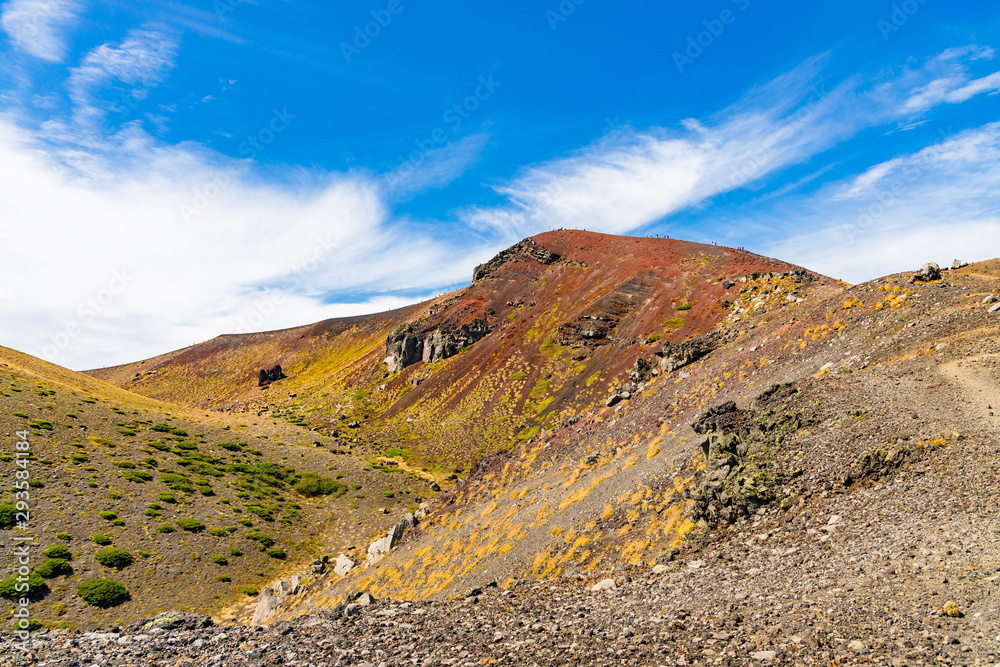 青空と岩手山山頂