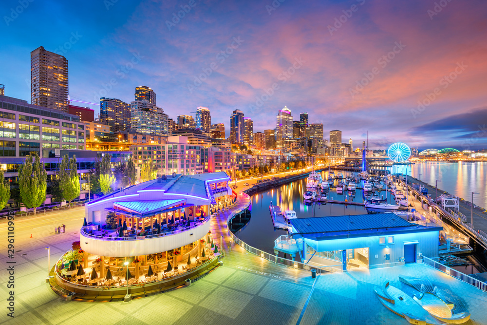 Seattle, Washington, USA pier and skyline