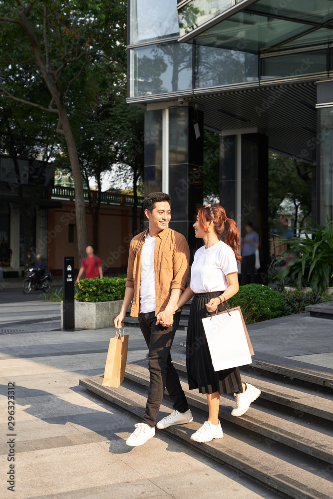 Happy Couple Shopping Mall Concept