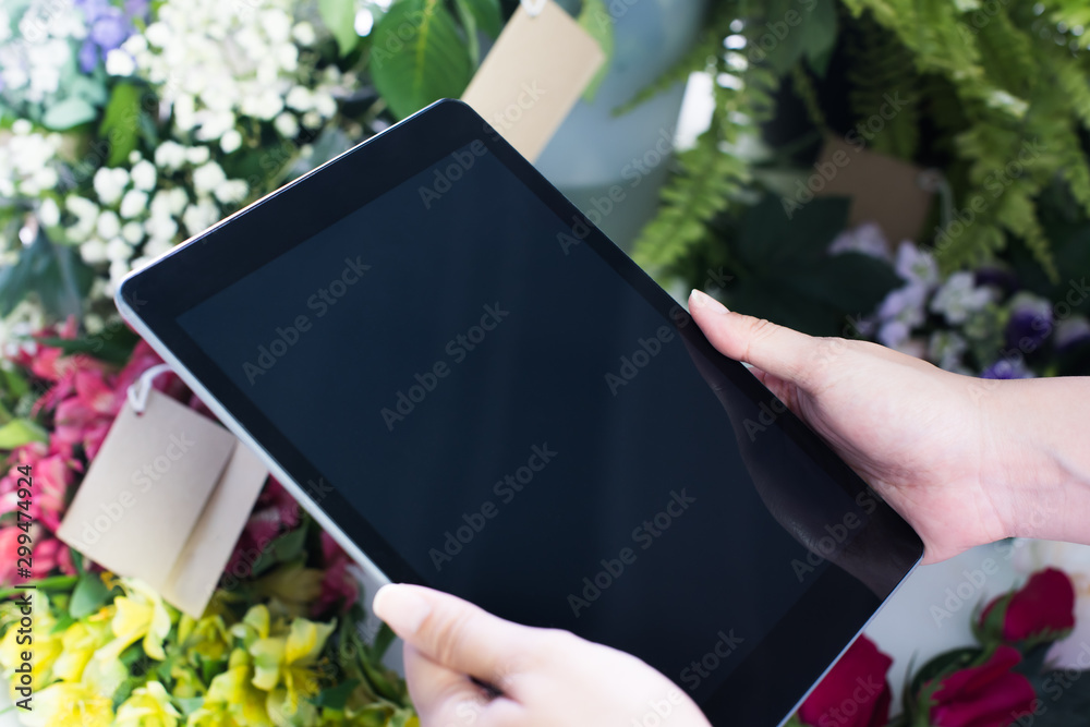 Close-up tablet computer black screen /Online selling e-commerce shipping idea concept