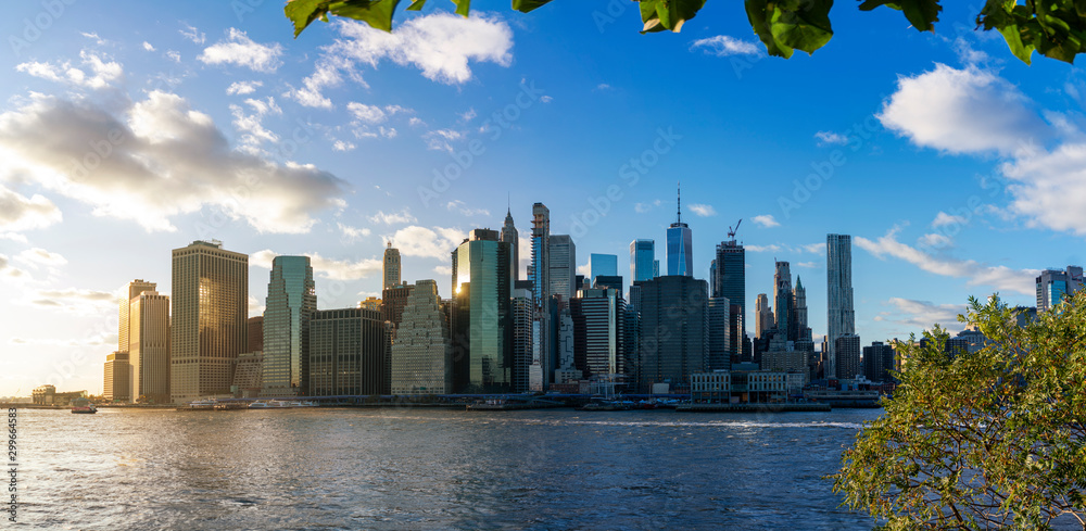 New York City, Manhattan skyline from Brooklyn Bridge park