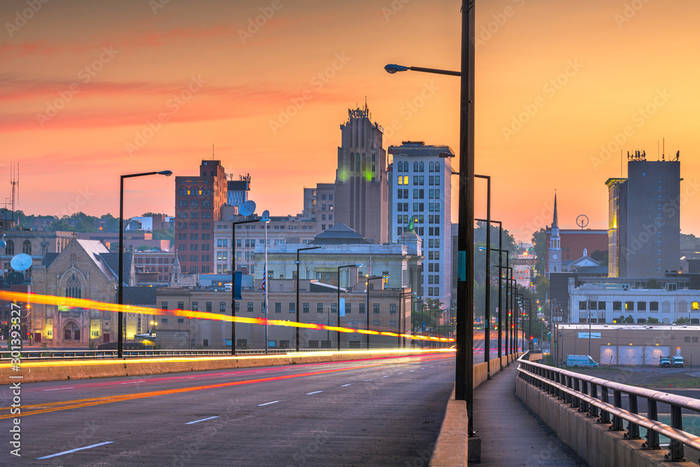 Youngstown, Ohio, USA downtown skyline