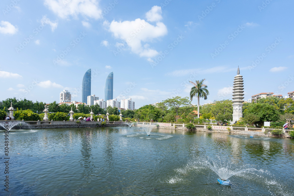 厦门康拉德全景，双子塔/海峡中的厦门世贸大厦，包括康拉德