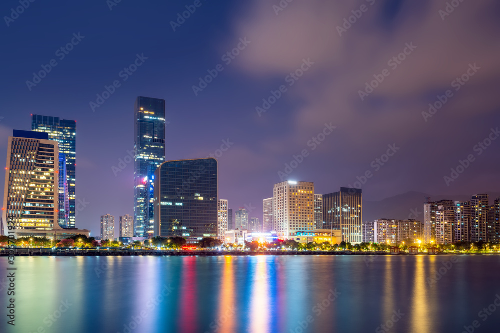 福州金融区现代办公楼夜景……