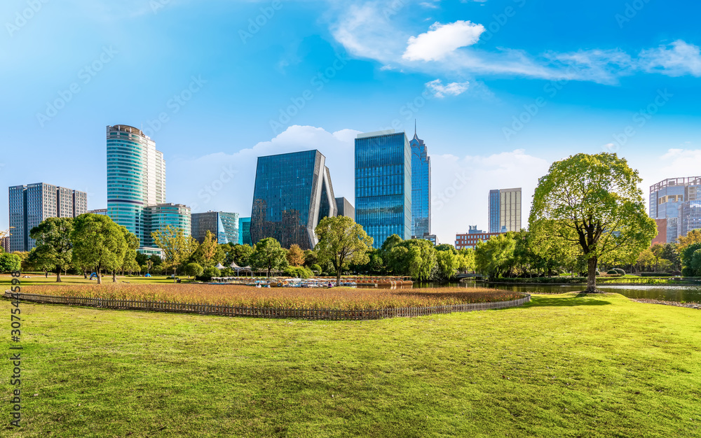 城市现代建筑景观与广场……