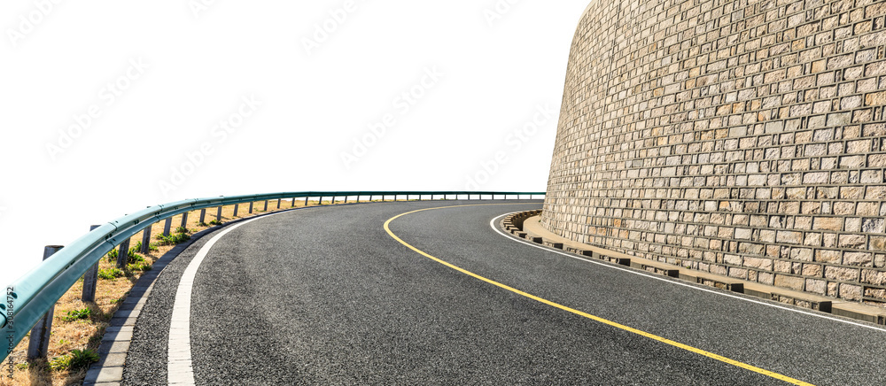 空旷的柏油路公路地面和白色背景，全景。