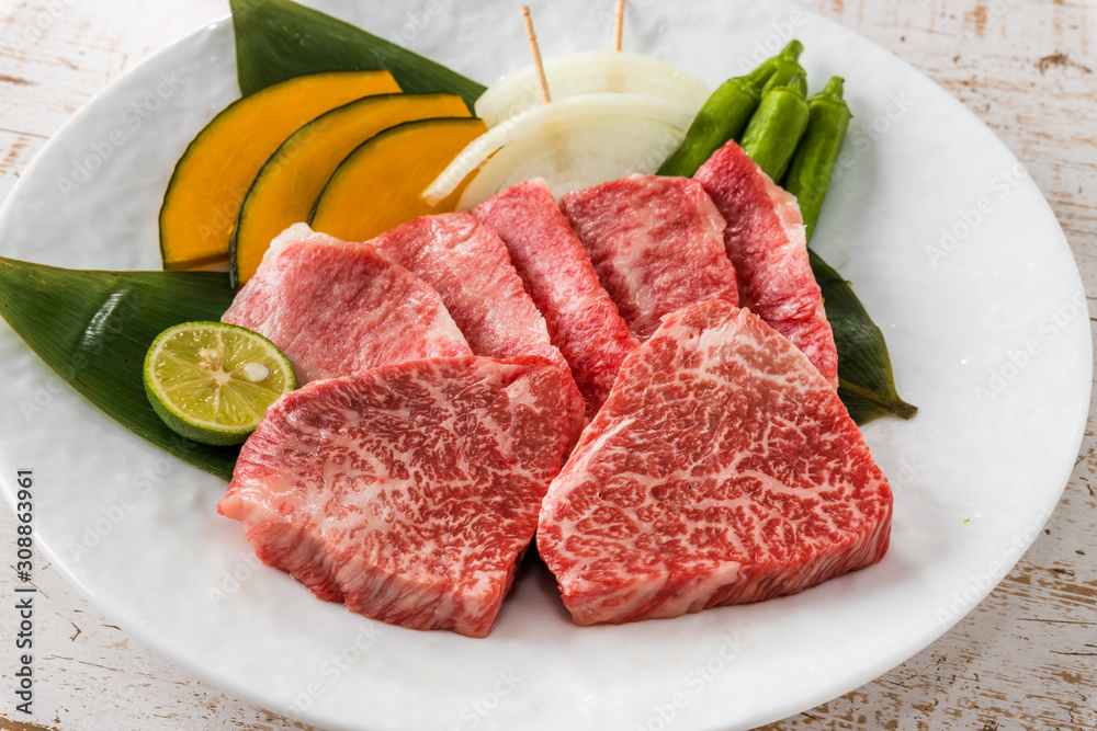 高級ブランド和牛で焼肉　Japanese style luxury grilled beef