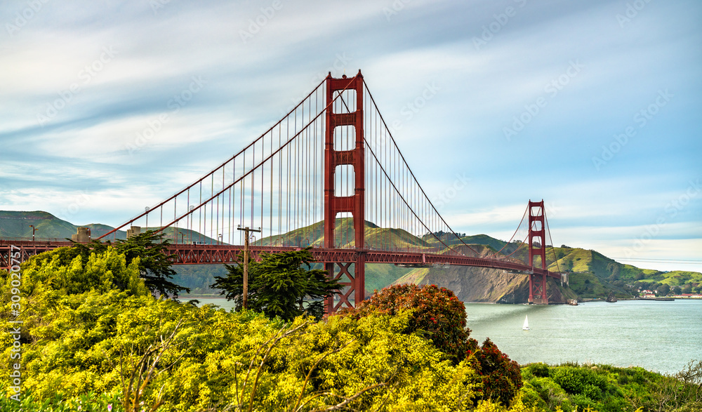 Golden Gate Bridge in San Francisco, California