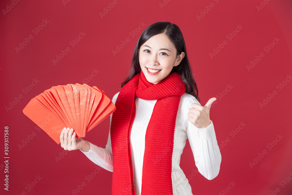 asian woman hold red envelopes