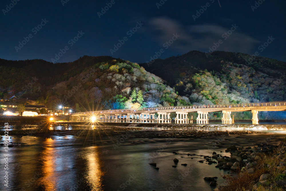 冬の京都　渡月橋ライトアップ