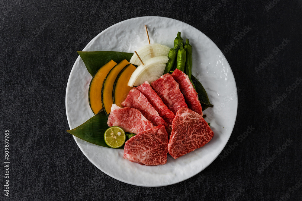 ブランド和牛で焼肉　Japanese style luxury grilled beef