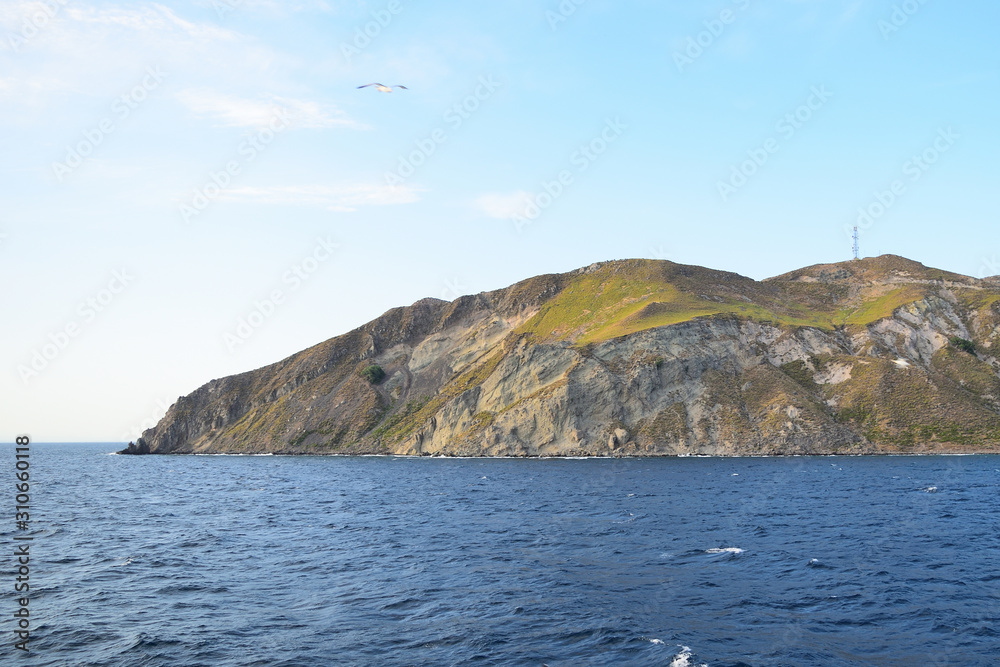 来自土耳其爱琴岛Gokceada的海景