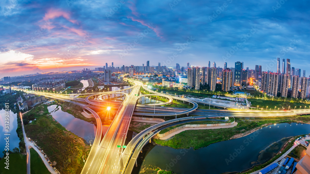 中国上海城市立交桥夜景