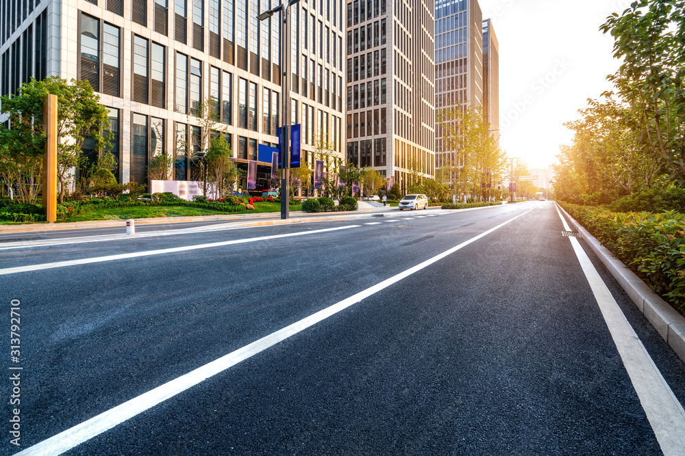 济南金融区道路路面与现代建筑