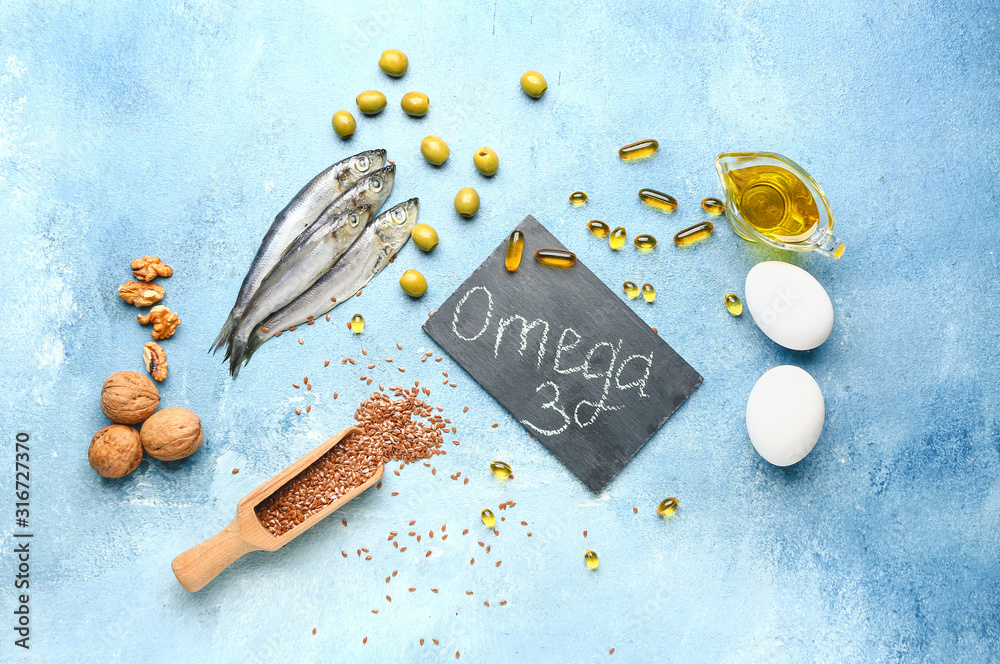 一套高omega 3和鱼油药丸的健康产品