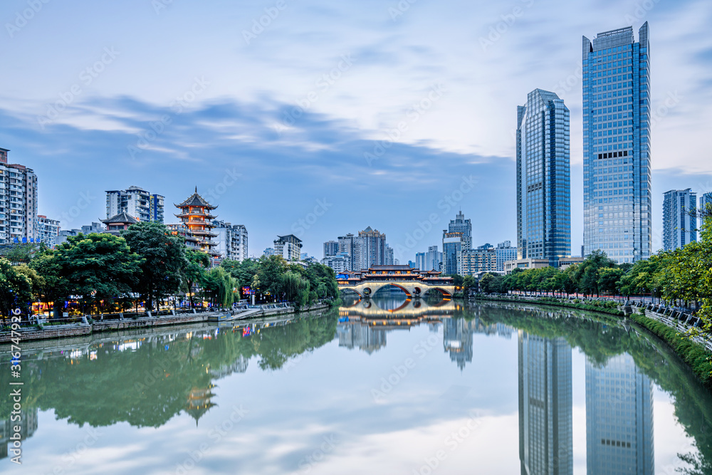 中国四川省成都市安顺大桥夜景