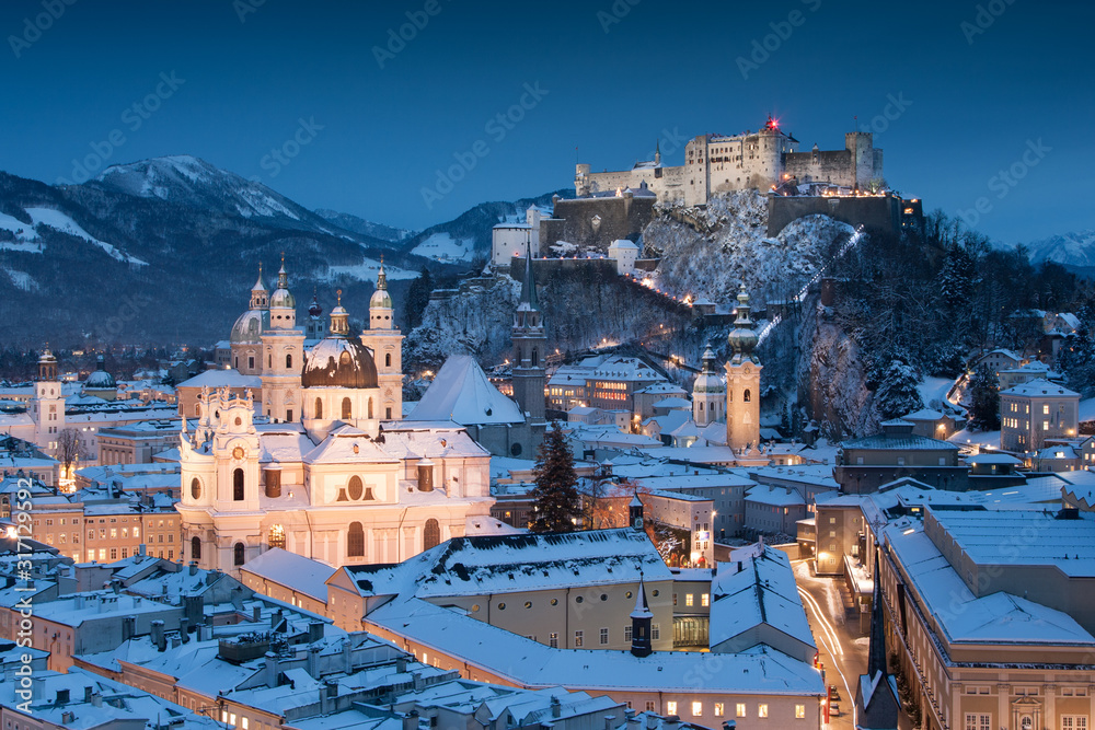 萨尔茨堡历史名城Festung Hohensalzburg冬季美景，萨尔茨堡蓝