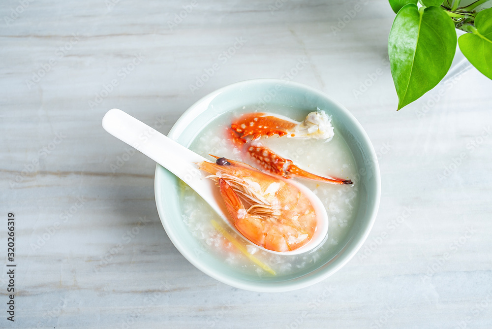 Chinese Chaoshan casserole porridge, a bowl of shrimp and crab porridge