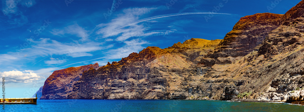 Los Gigantes Cliff，加那利群岛，特内里费岛，西班牙。加那利岛的风景。大海和海滩