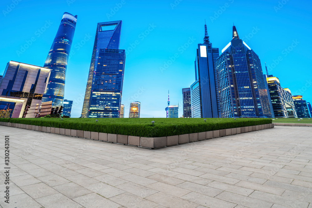 方砖天际线与上海建筑景观夜景