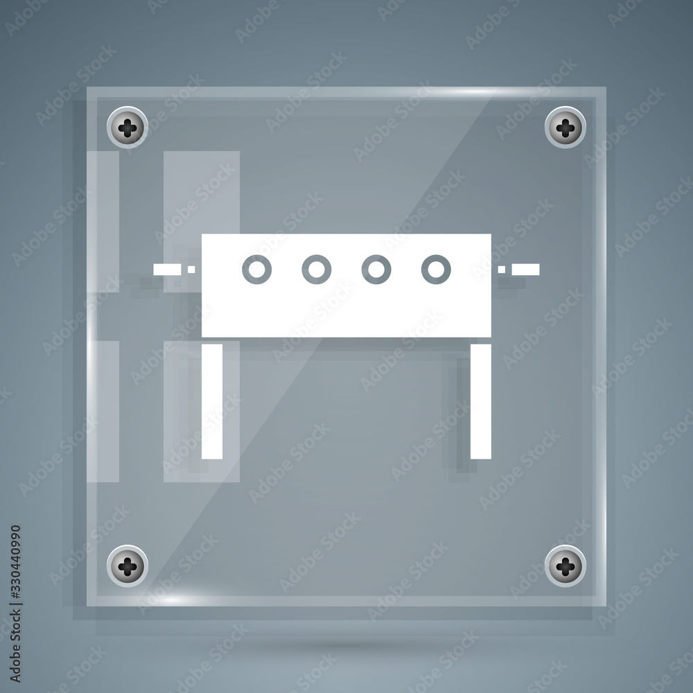 白色冰球桌图标隔离在灰色背景上。方形玻璃面板。矢量插图