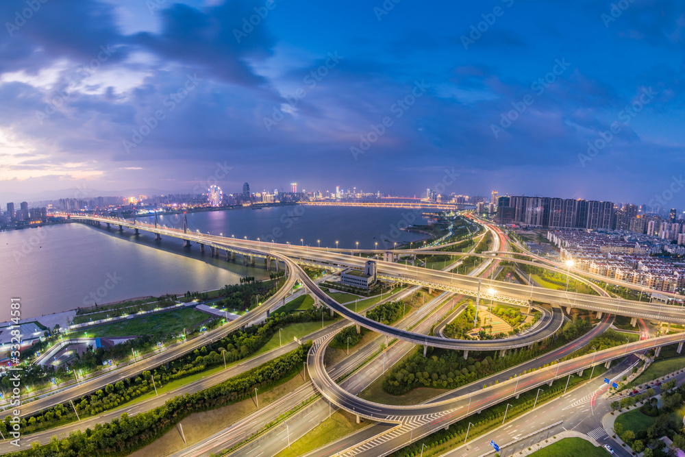 traffic in the city at night