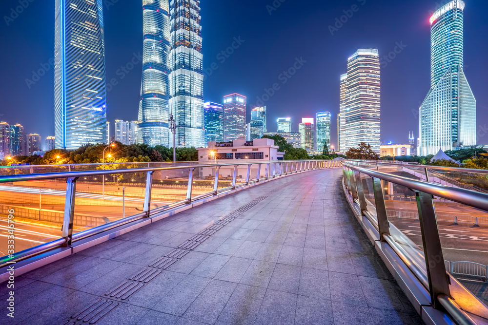 上海陆家嘴金融区建筑街夜景……