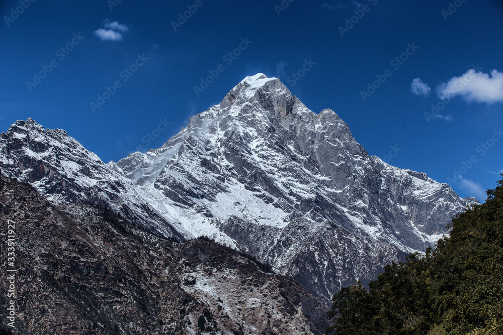 himalaia mountains in winter 