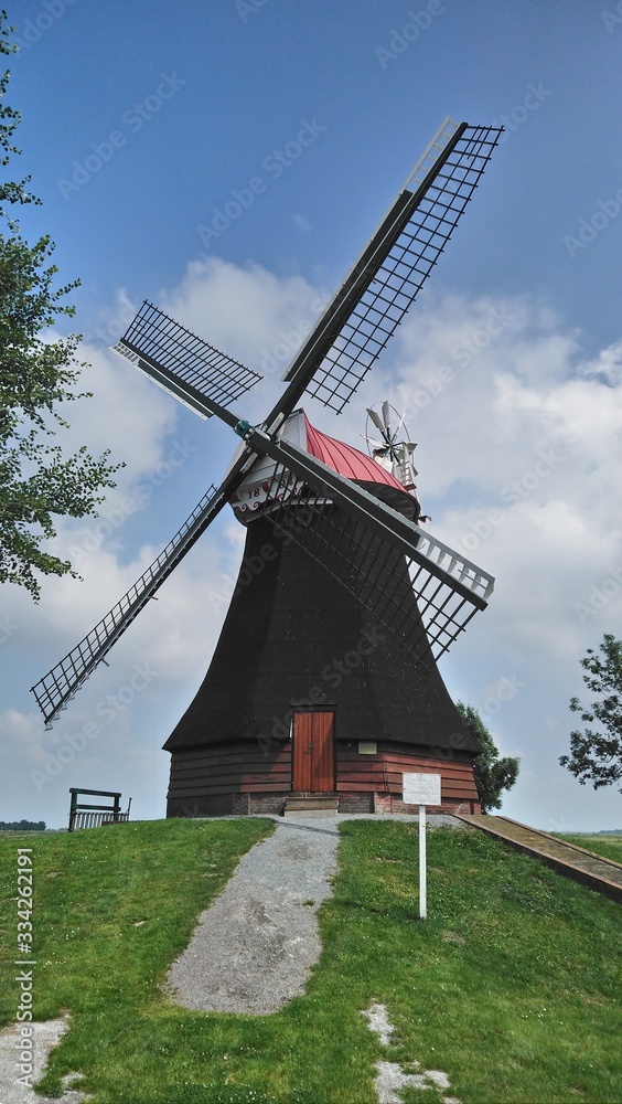 Mühle auf Anhöhe