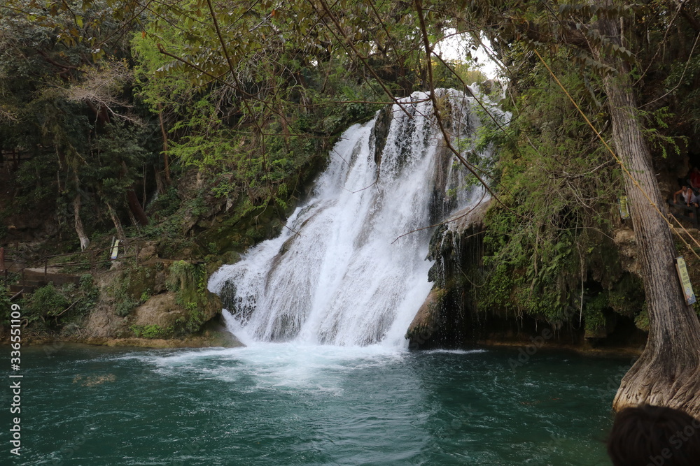 Hermosa cascada en el estado de Jalisco