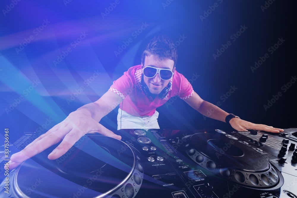 Dj.