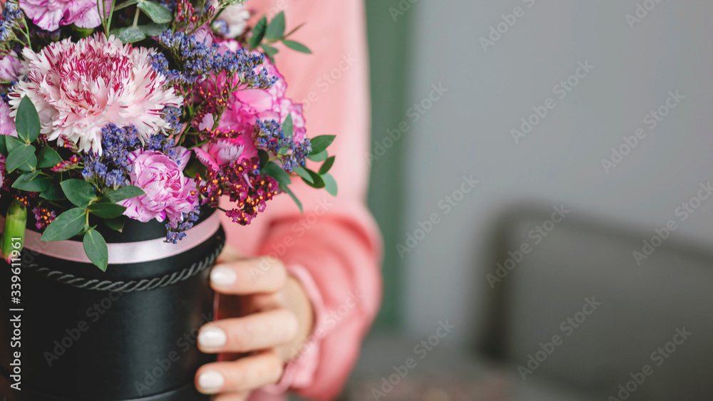 花盆里的粉红色花朵