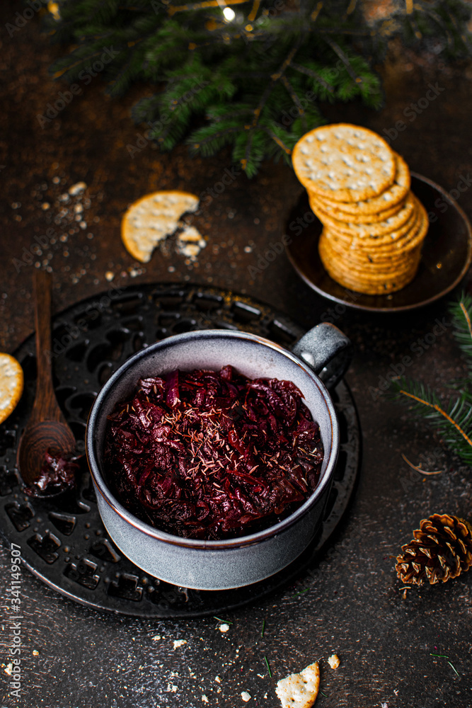 Red onion relish