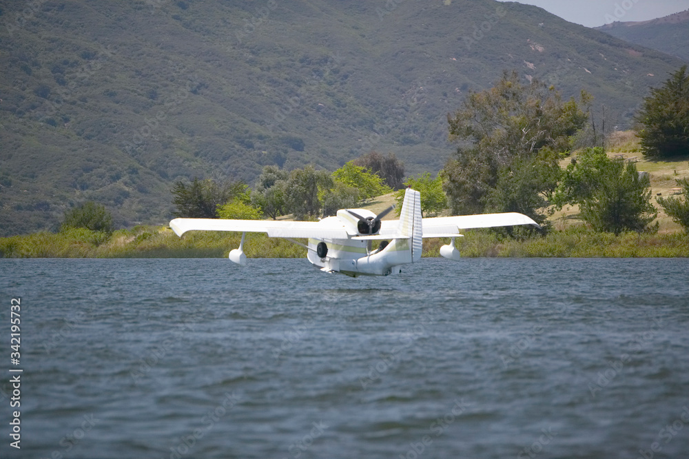 CB Amphibious seaplane landing on Lake Casitas, Ojai, California