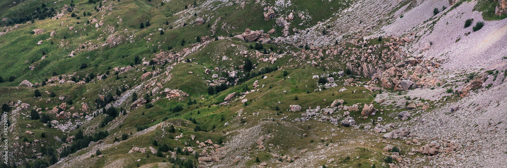 岩石山背景环境纹理与山丘景观