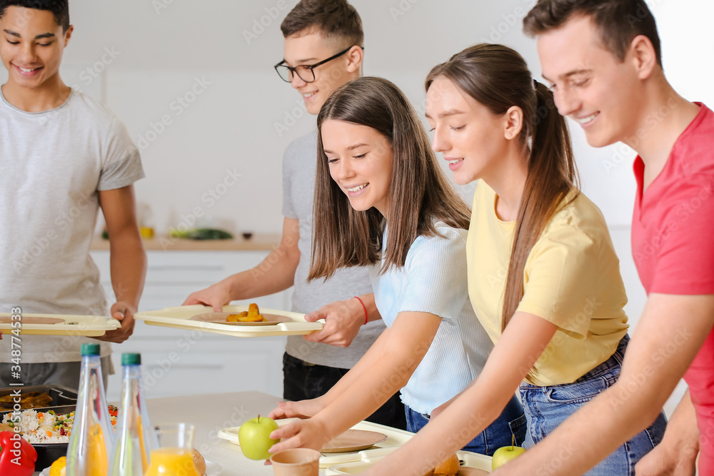 Pupils visiting school canteen to have lunch