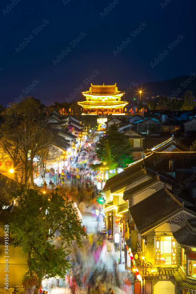 大理古城街区夜景