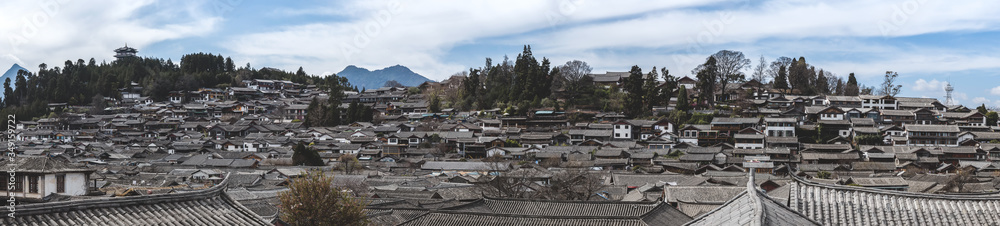 丽江古城老房子全景