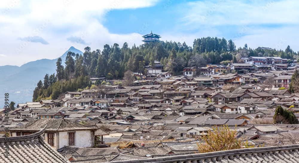 丽江古城老房子全景