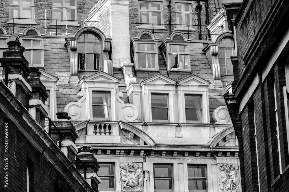 London classy building.
Black and white close up picture of the facade of  a classy building in Lo