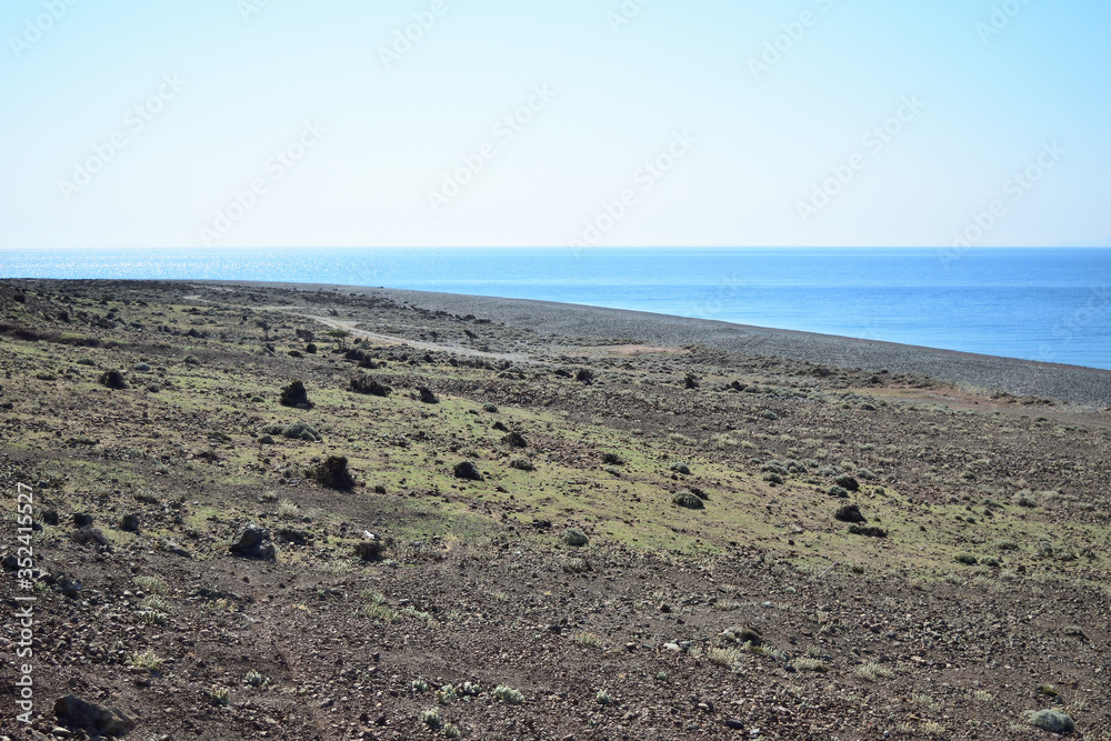 早上的海滩和大海-希腊萨莫特拉基岛基波海滩，爱琴海