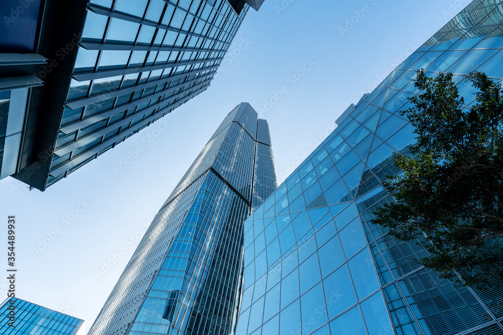 高层建筑和街景