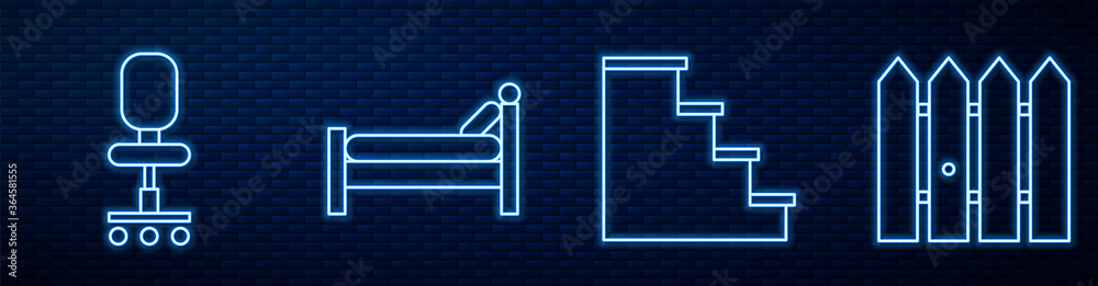 设置线楼梯、办公椅、床和花园围栏，木质。砖墙上闪闪发光的霓虹灯图标。V形