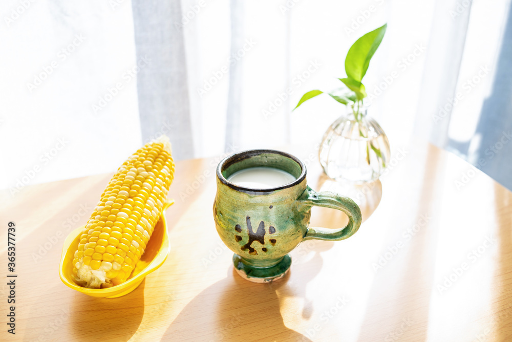 Nutritious breakfast milk and corn