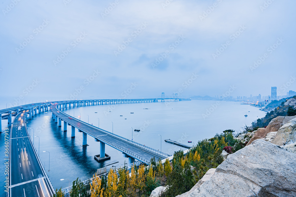 中国辽宁大连跨海大桥夜景