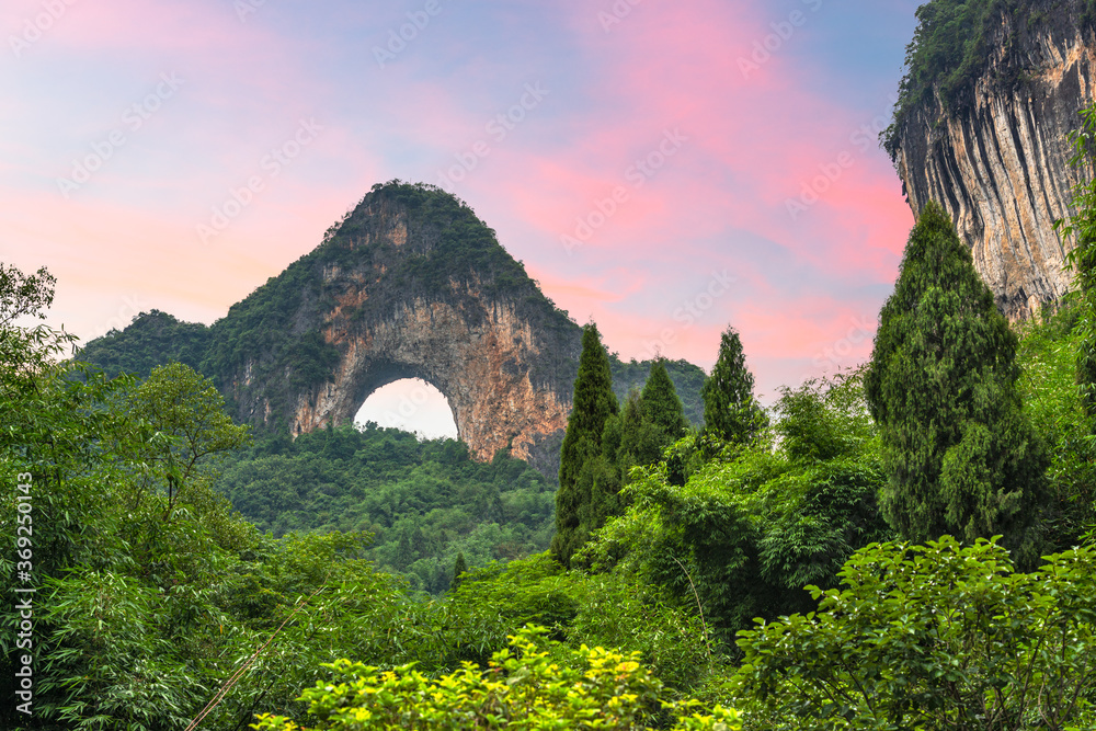 中国阳朔月山