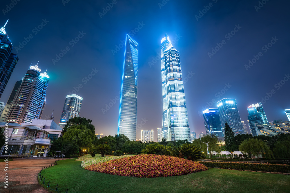 上海陆家嘴城市夜景与现代建筑景观