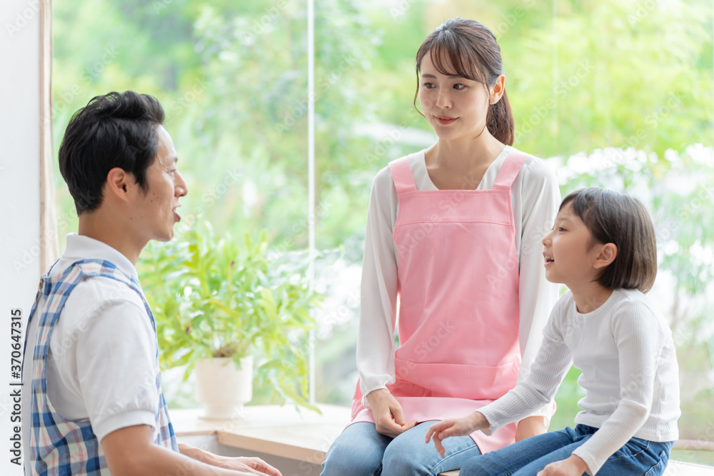 保育園で遊ぶ女の子