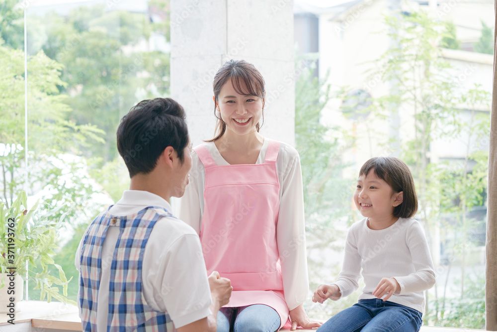 保育士と女の子